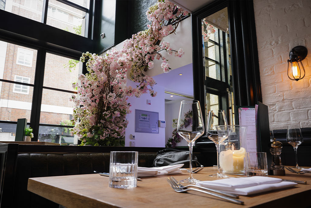 5 things about floral décor your boss needs to know