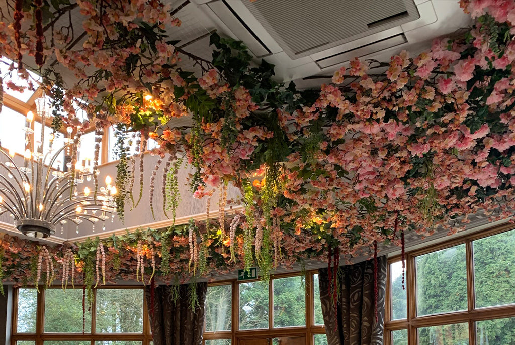 The benefits of using artificial flowers in the hotel industry